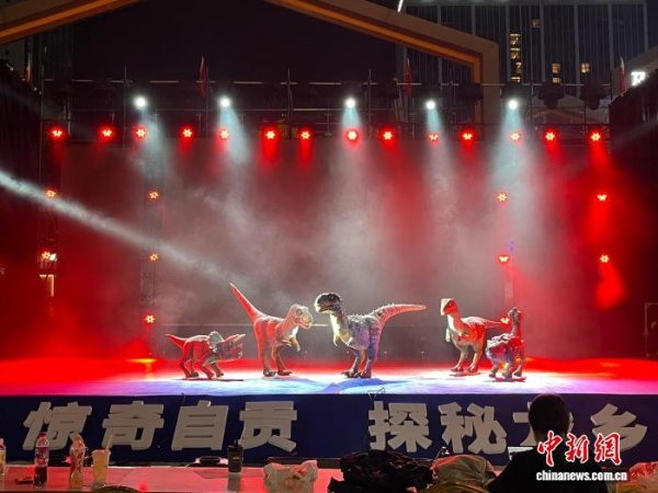 扬帆优配 全球首款智能仿生恐龙在川发布